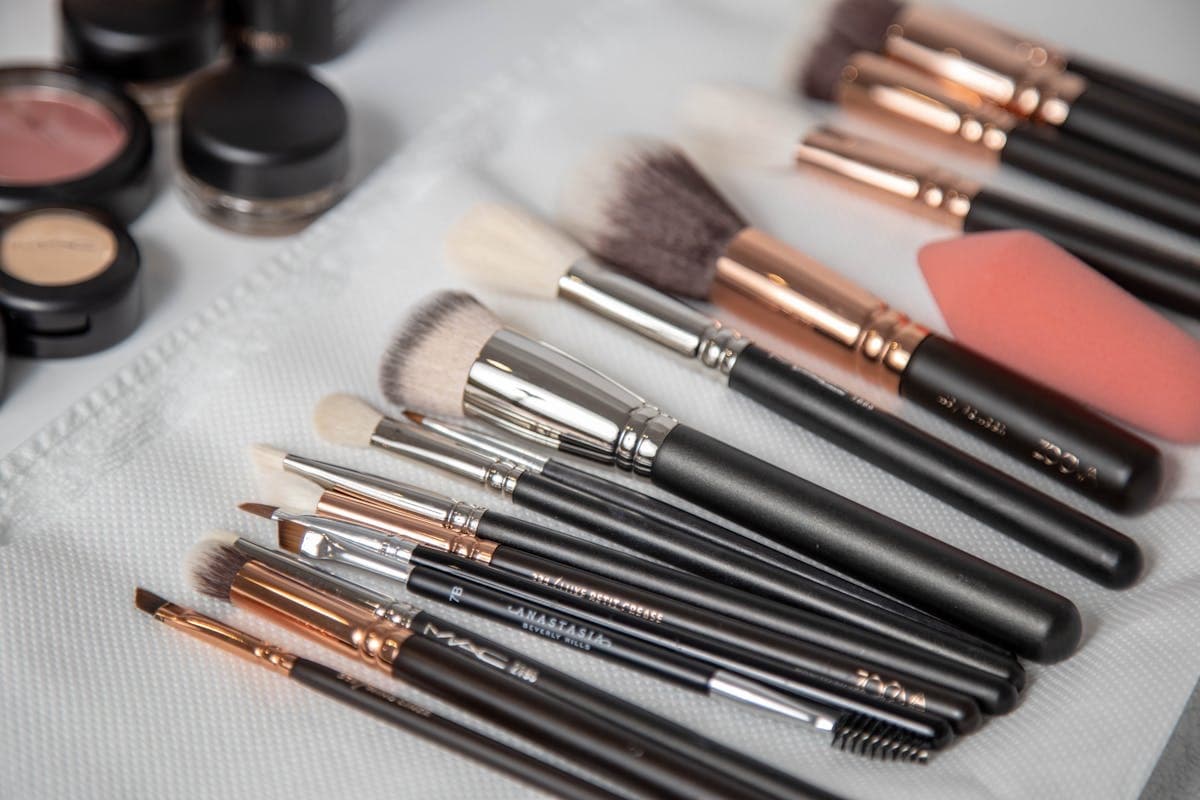 Airbrush vs HD Bridal Makeup: Which Is Right for Your Wedding?