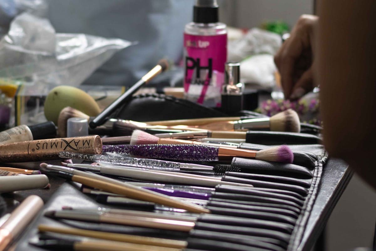 How to Choose a Wedding Makeup Artist